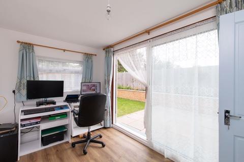 28 Widmore Lodge Road, Bromley, BR1 2QF
