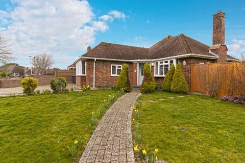 1 Cowdray Close, Goring By Sea, Worthing, BN12 4LQ