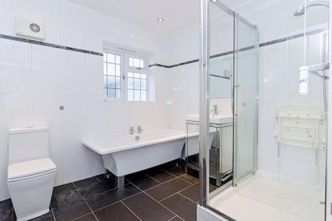 1 Cowdray Close, Goring By Sea, Worthing, BN12 4LQ
