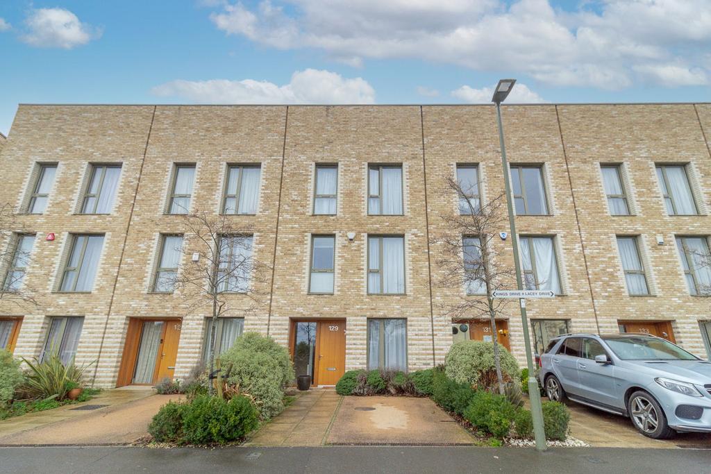 Kings Drive, Edgware, HA8 4 bed terraced house £675,000
