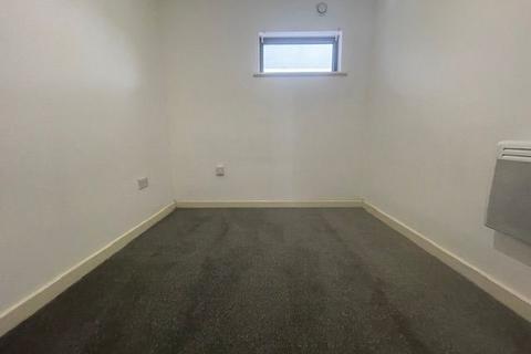 2 bedroom flat to rent, Shire House, Dallow Road