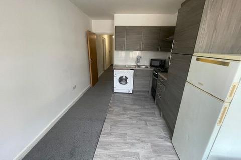 2 bedroom flat to rent, Shire House, Dallow Road