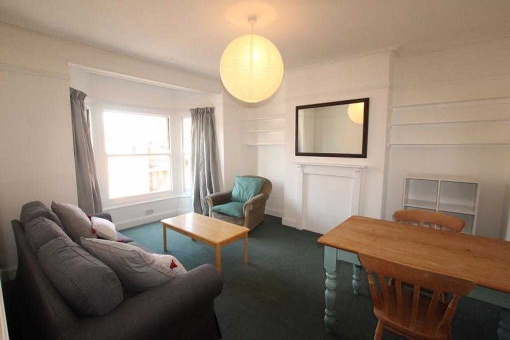College Road, Norwich 2 bed apartment £895 pcm (£207 pw)