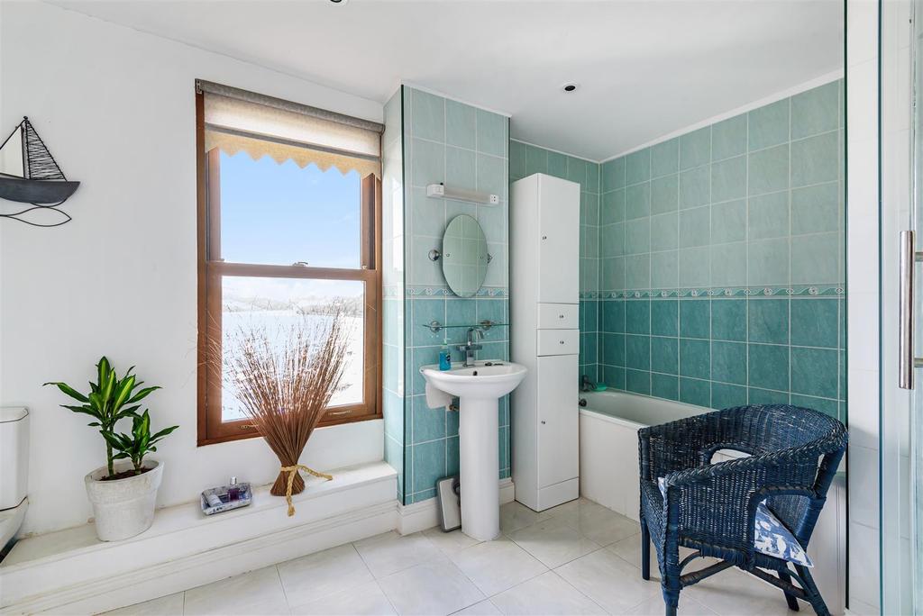 Bathroom.jpg