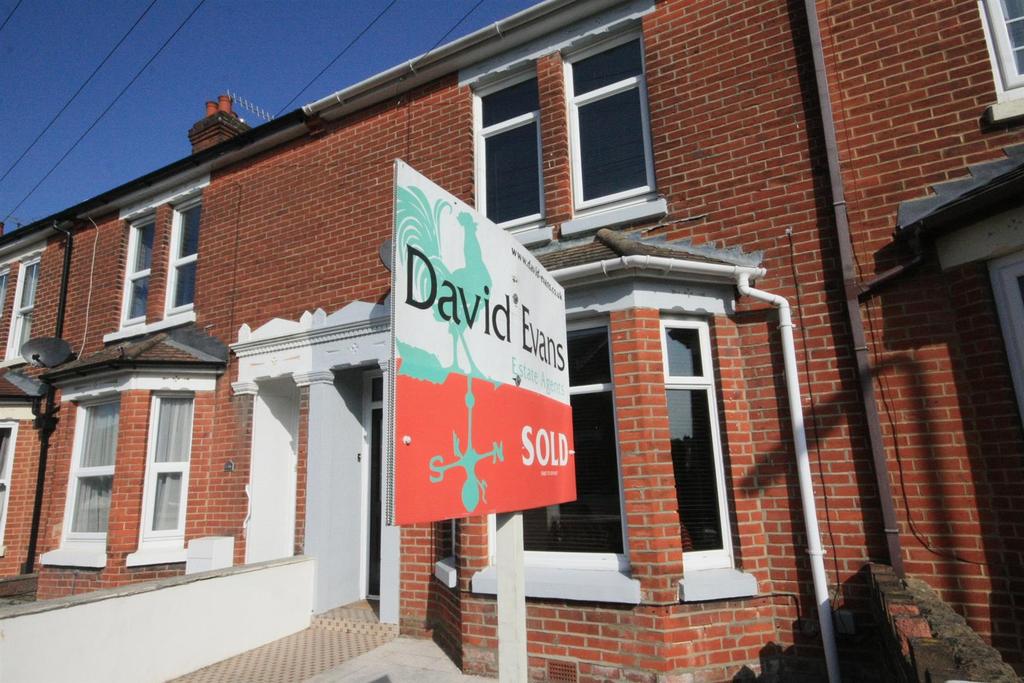 The Crescent, Eastleigh 3 bed terraced house £315,000