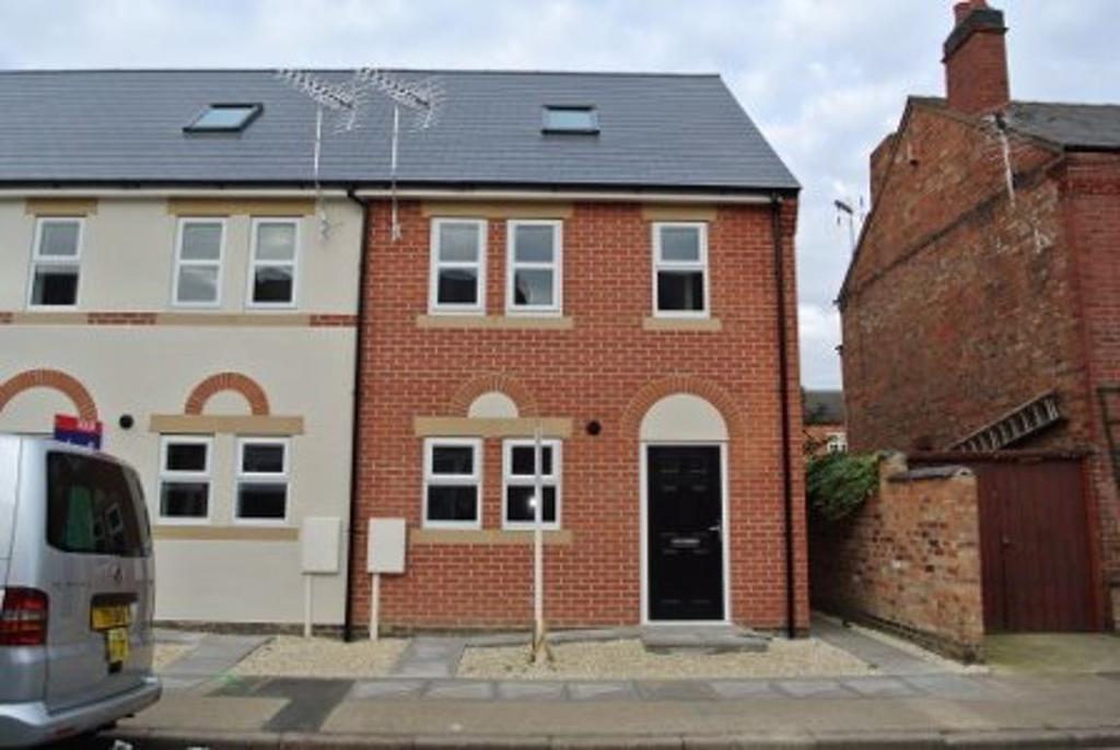 Walton Street, Long Eaton, NG10 1PB 3 bed semidetached house £875