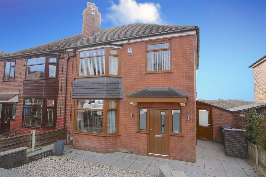 Alan Avenue, Failsworth, Manchester 3 bed semidetached house £297,500