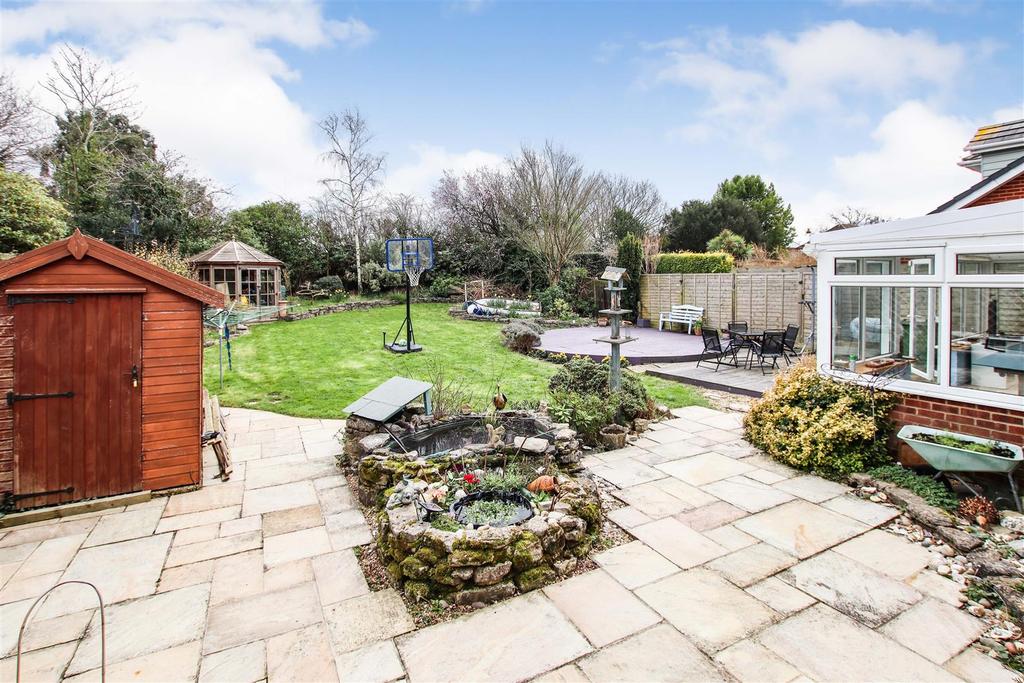 Raley Road, Locks Heath, Southampton 4 bed detached house £600,000