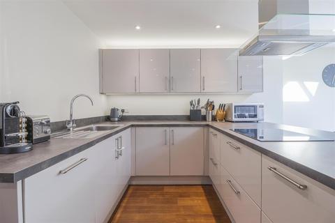 7 Ivybridge, Broxbourne, EN10 7LH