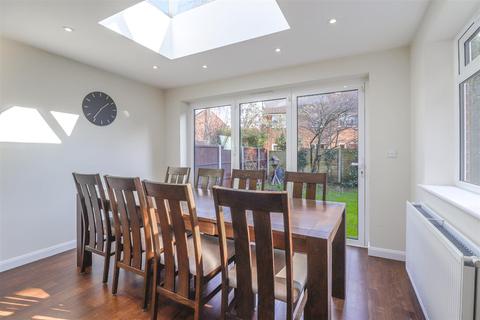 7 Ivybridge, Broxbourne, EN10 7LH