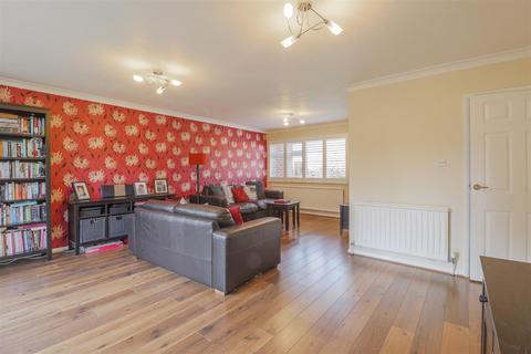 7 Ivybridge, Broxbourne, EN10 7LH