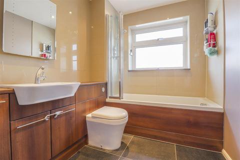 7 Ivybridge, Broxbourne, EN10 7LH