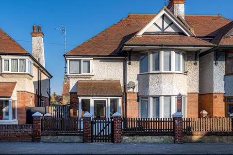 46 Avenue Road, Herne Bay, CT6 8TG