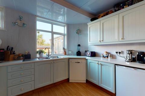 46 Avenue Road, Herne Bay, CT6 8TG