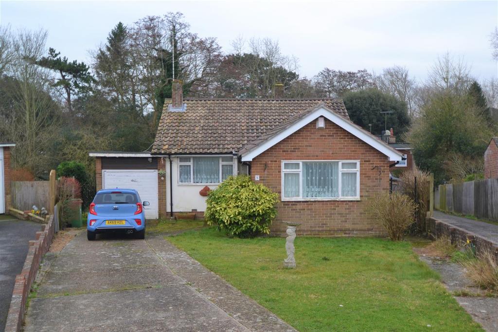 Loxwood Close, Eastbourne 2 bed detached bungalow for sale - £370,000
