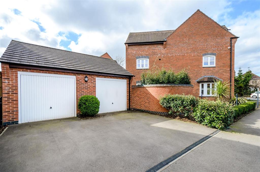 Olympic Way, Hinckley 5 bed detached house £525,000