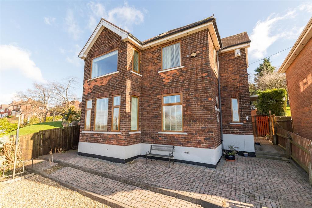 Cliff Closes Road, Scunthorpe 3 bed detached house £280,000
