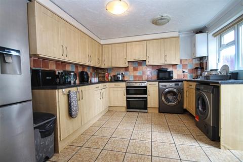 4 bedroom end of terrace house for sale - Sutton Close, Canford Heath, Poole