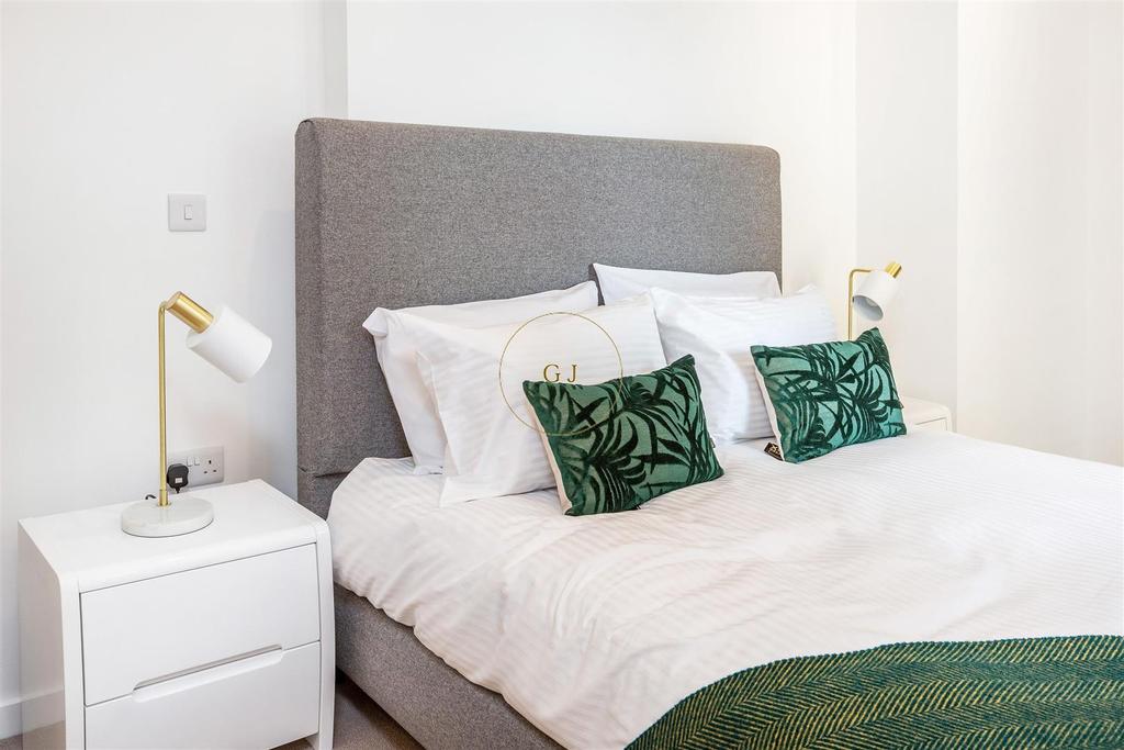 Bedroom (2).jpg