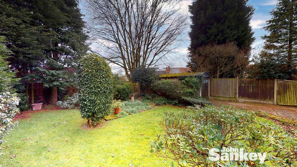 Normanton Drive, Mansfield 2 bed detached bungalow £210,000