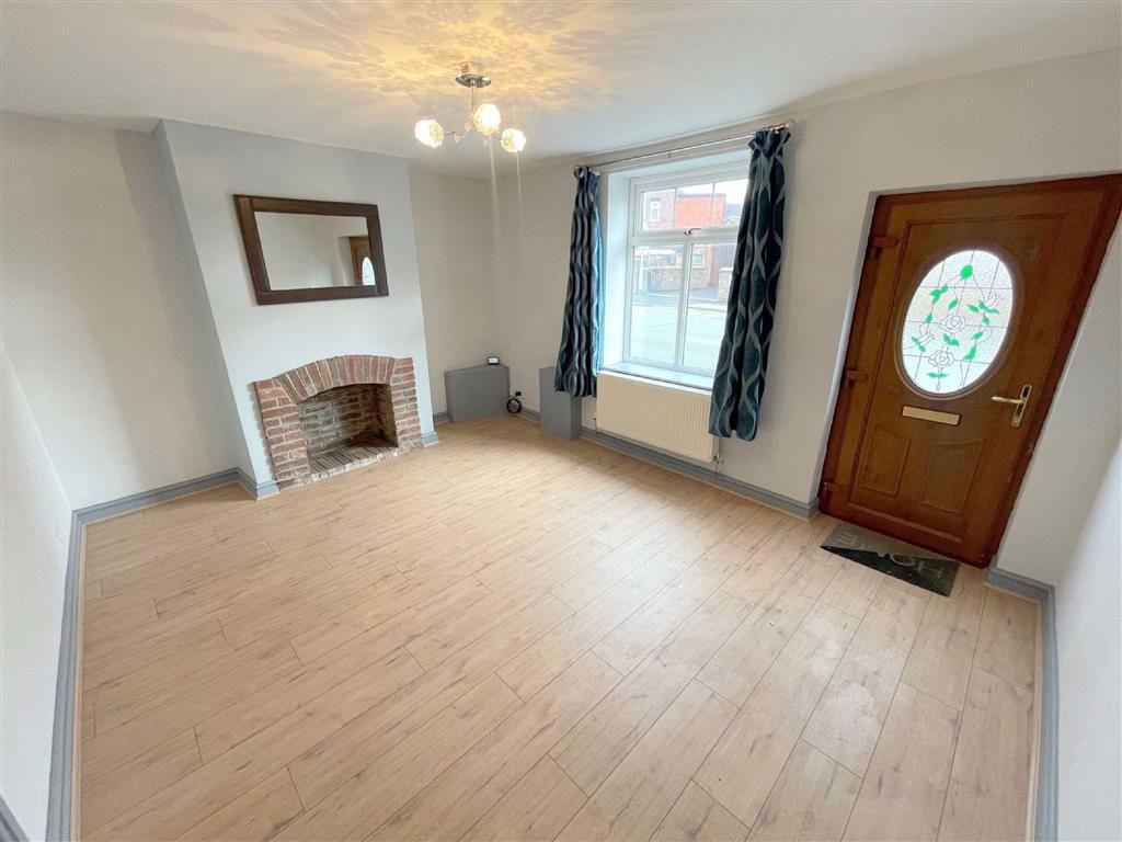 Ball Haye Green, Leek 2 bed terraced house £135,000