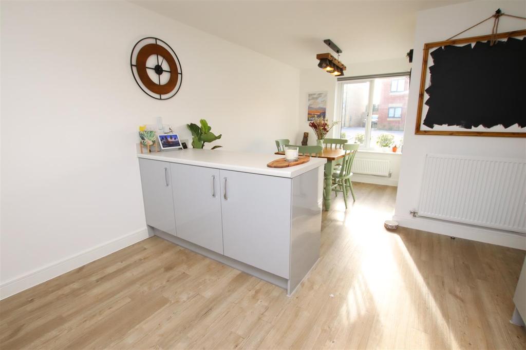 Kitchen Diner.JPG