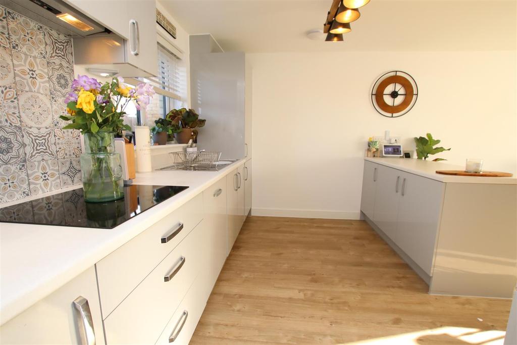 Kitchen..JPG