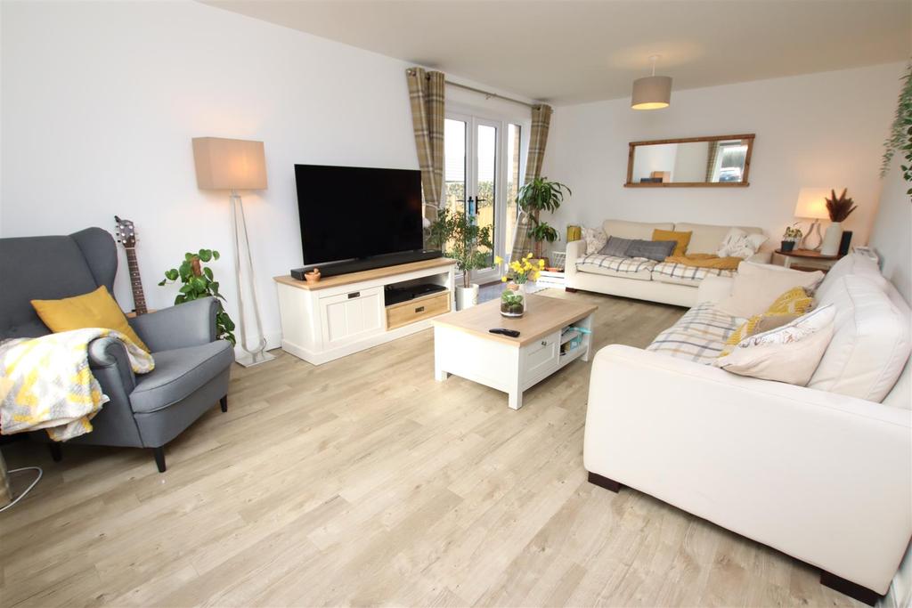 Living Room..JPG