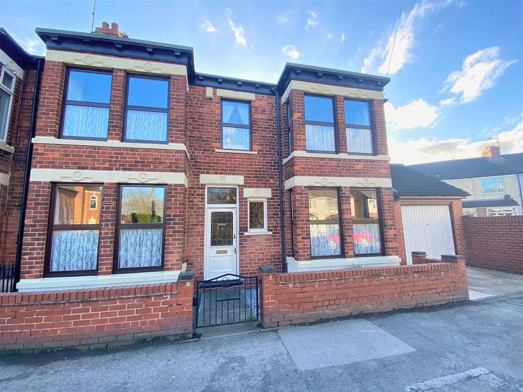 New Village Road, Cottingham 3 bed end of terrace house for sale £235,000