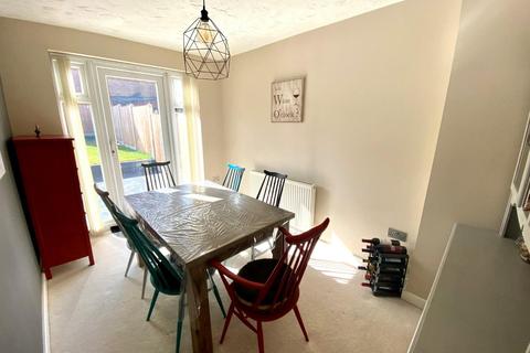86 Wake Way, Grange Park, Northampton, NN4 5BF