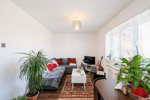 1 bedroom flat for sale - Mandeville Court, Lower Hall Lane, Chingford