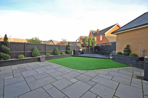 86 Chestnut Avenue, Great Notley, Braintree, CM77 7YJ