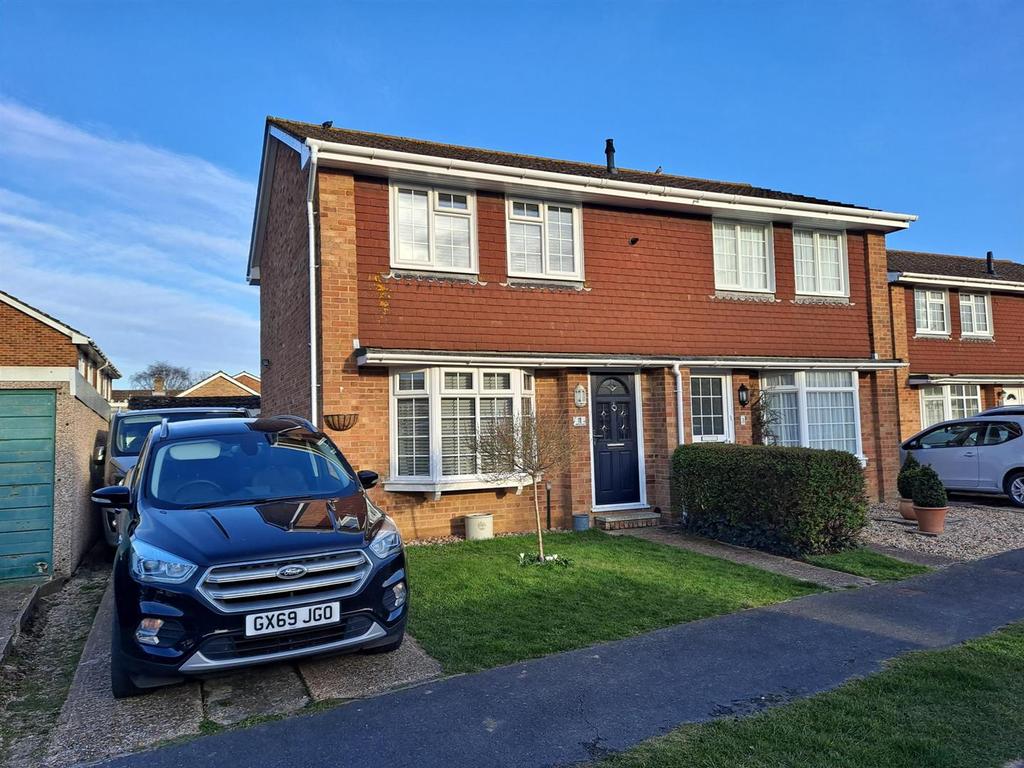 Fairisle Close, Hailsham 2 bed semidetached house £285,000