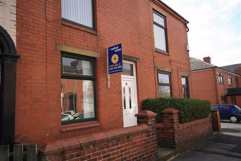 2 bedroom terraced house to rent, Faulkenhurst Street, Oldham