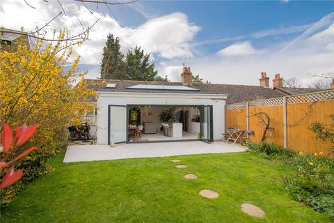 224 Buckingham Road, Hampton, TW12 3JX