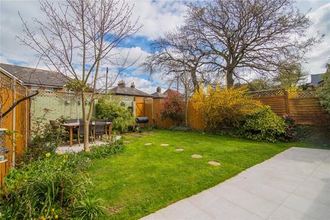 224 Buckingham Road, Hampton, TW12 3JX