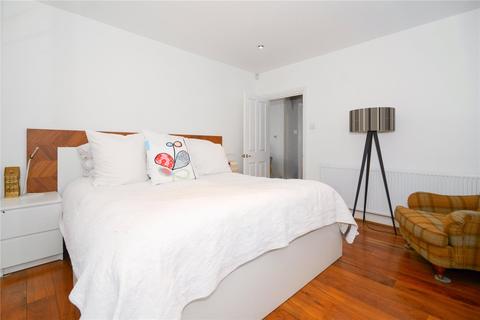 224 Buckingham Road, Hampton, TW12 3JX