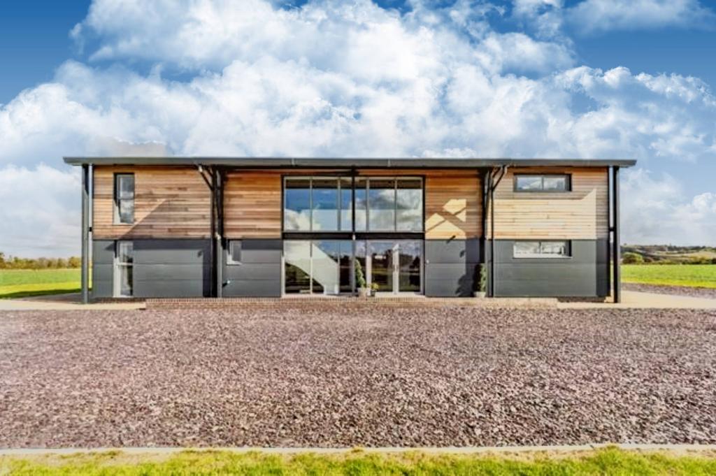 Izods Barn, Front Elevation