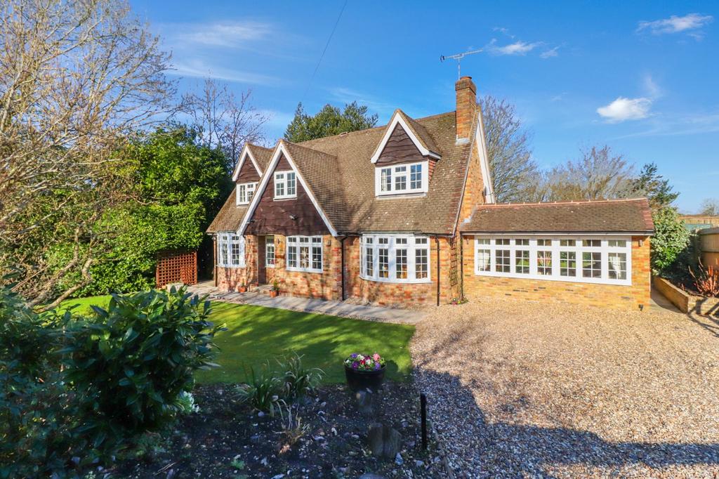 The Green, Sarratt, Rickmansworth... 5 bed detached house £1,250,000