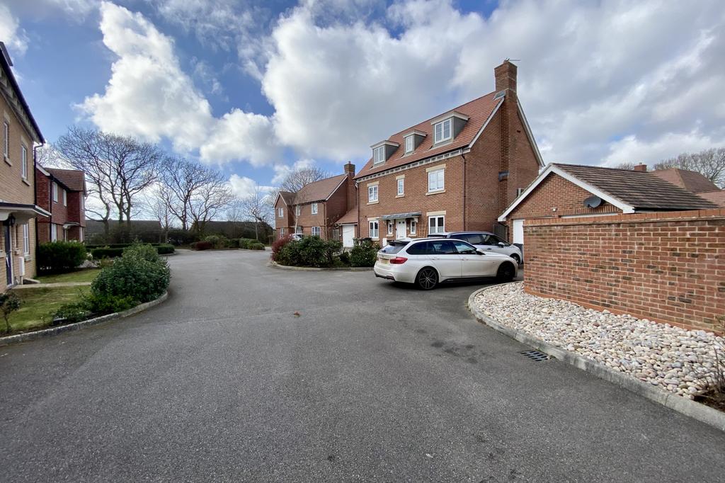 Clarence Court, Polegate, East Sussex, BN26 6 bed detached house £575,000