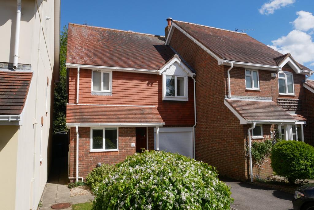 GAINSBOROUGH MEWS, TITCHFIELD 2 bed semidetached house £360,000
