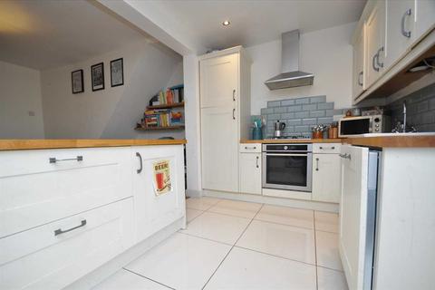 2 bedroom semi-detached house for sale - Penn Hill