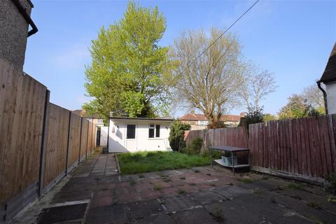 11 Manor Close, London, NW9 9HD