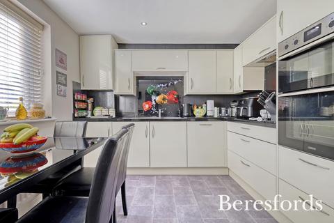 46 Sweet Briar Drive, Laindon, Basildon, SS15 4HA