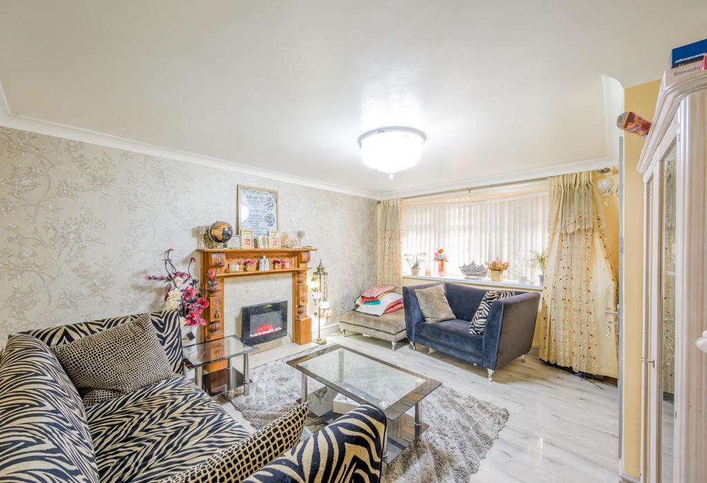 Radley Road, Stourbridge, DY9 8XX 4 bed semidetached house £350,000