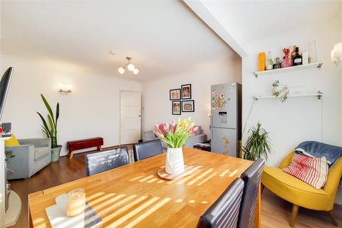 8a Kenneth Gardens, Stanmore, HA7 3SD