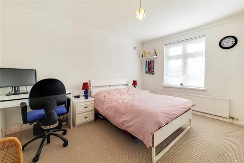 8a Kenneth Gardens, Stanmore, HA7 3SD
