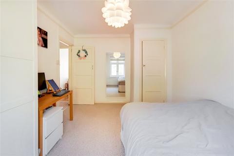 8a Kenneth Gardens, Stanmore, HA7 3SD