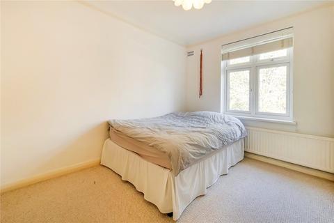 8a Kenneth Gardens, Stanmore, HA7 3SD