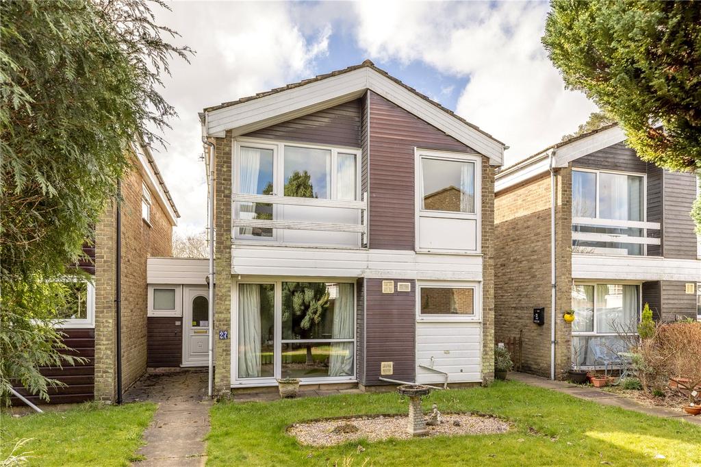 Milton Lawns, Chesham Bois, Amersham, HP6 4 bed link detached house £